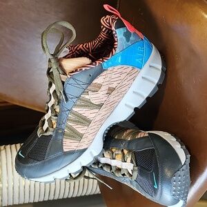 Nike Air Humara Men's Size 12 Sneakers in Like New Condition